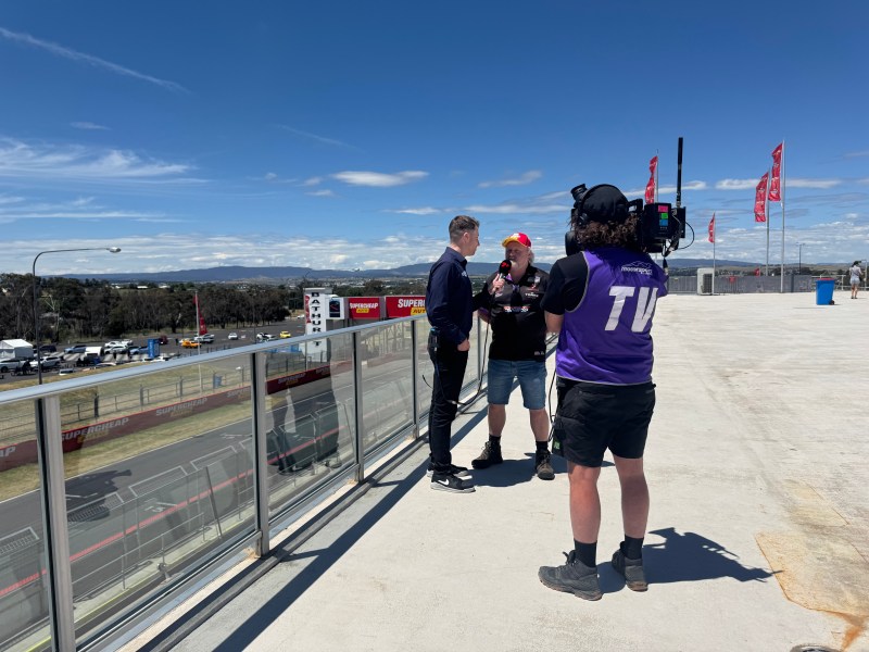 James Baldwin doing a live cross at Bathurst for the Seven Network